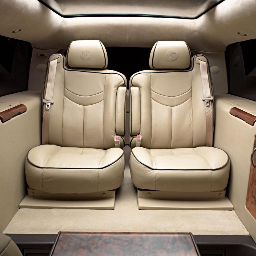  Cadillac Escalade ESV Executive Edition Concept 2003 года  (фото 3 из 16)